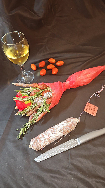 Bouquet de saucissons artisanaux pour cadeau apéritif original d'amour